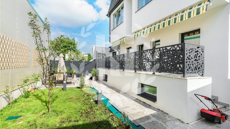 Langa Colosseum Mall si Metrou Straulesti, apartament 5 camere cu terasa si curte generoasa.